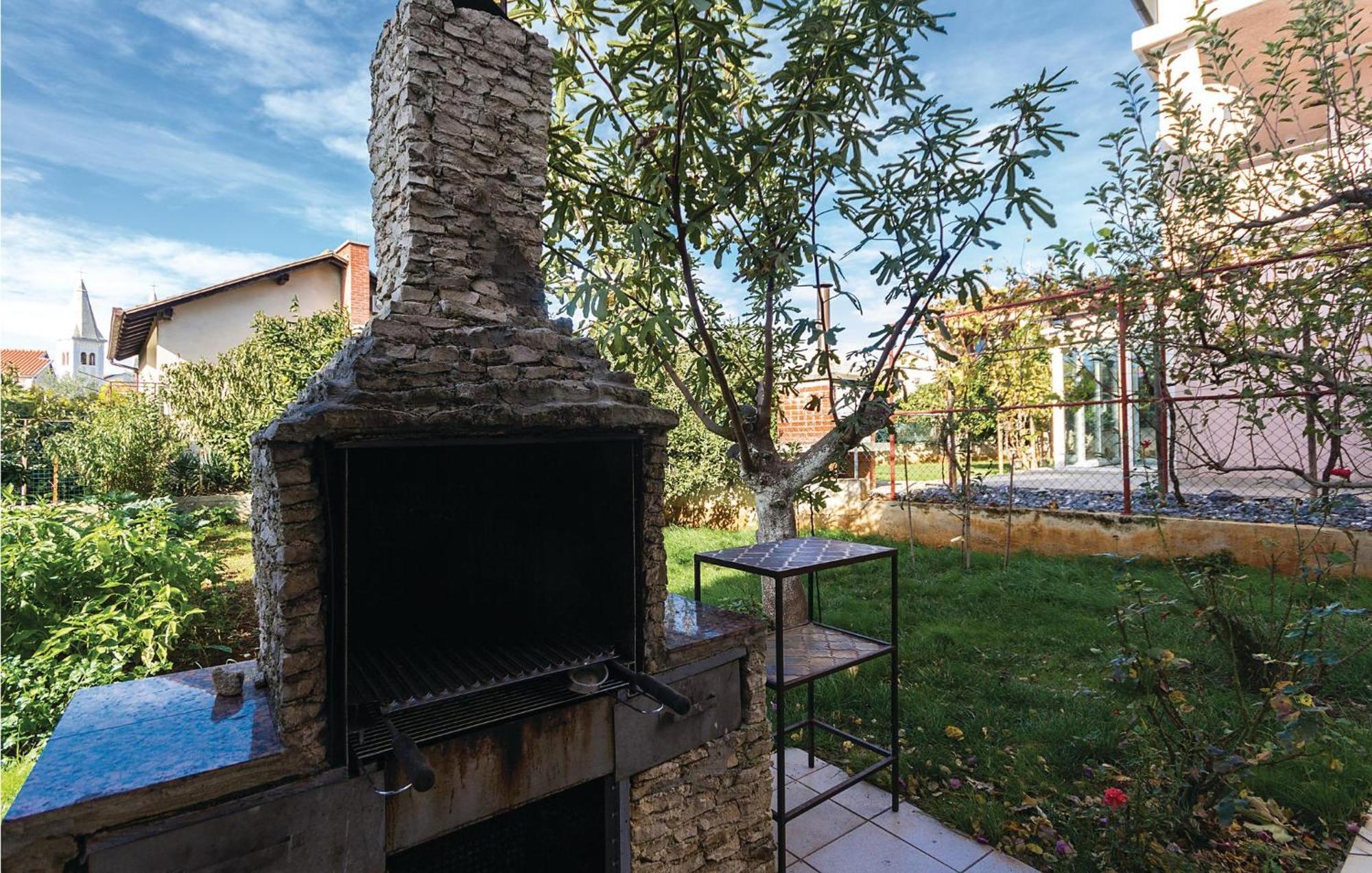 Pet Friendly Apartment In Medulin With Wifi Exterior photo